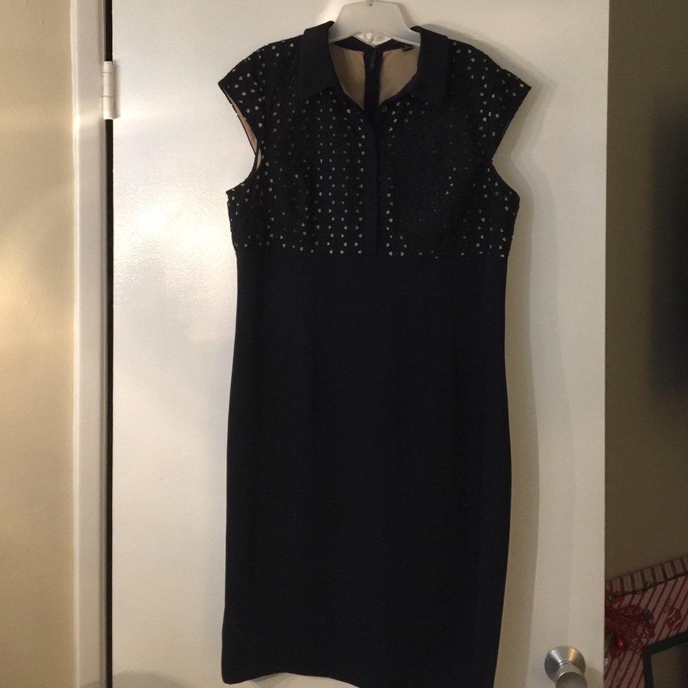 Like new Ann Taylor dress w/ bodice cut out.